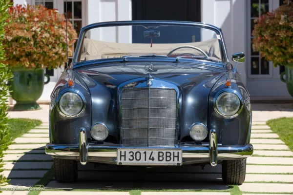 Mercedes-Benz 220 SE Cabriolet "Pontón"