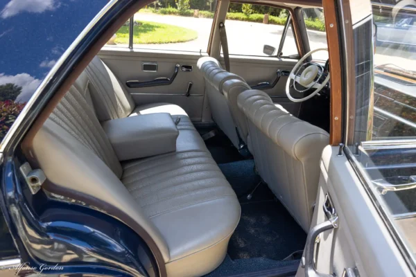 Mercedes-Benz 280 SE Berlina